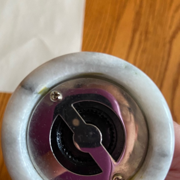 Stone salt and pepper shaker - Picture 6 of 8